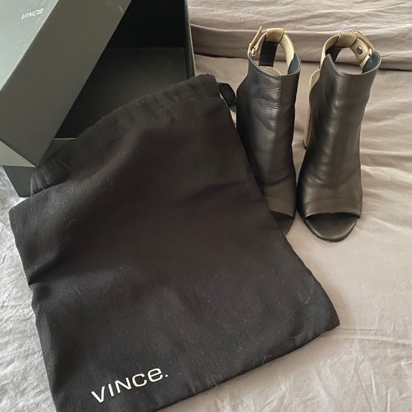 Vince Addison Block Heel Sandals - Picture 6 of 8